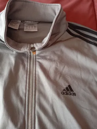 Chaqueta chándal Adidas gris y blanco