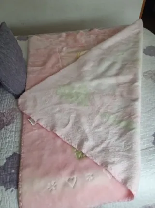 Manta de cuna con elefante rosa