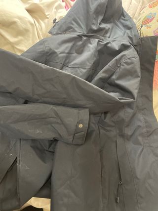 Abrigo impermeable negro