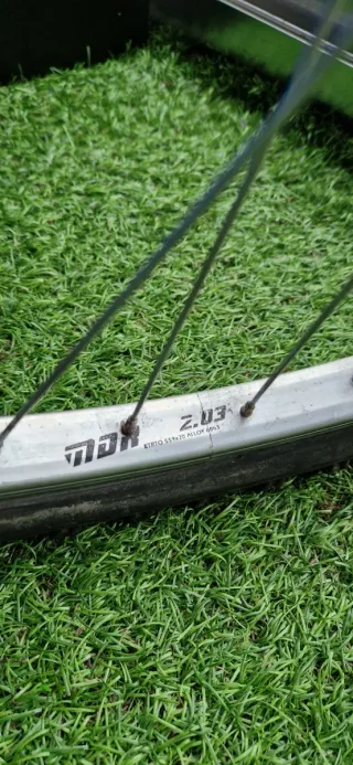 Bicicleta roja barra baja.