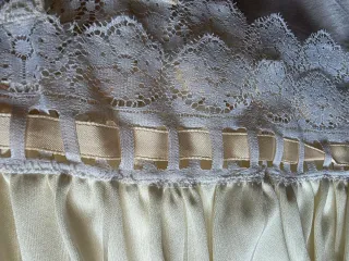 Precioso camisón con bata amarillo Talla M