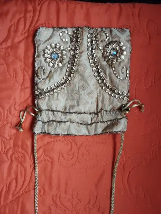 Bolso Bombonera Beige y Dorado