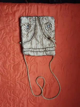 Bolso Bombonera Beige y Dorado