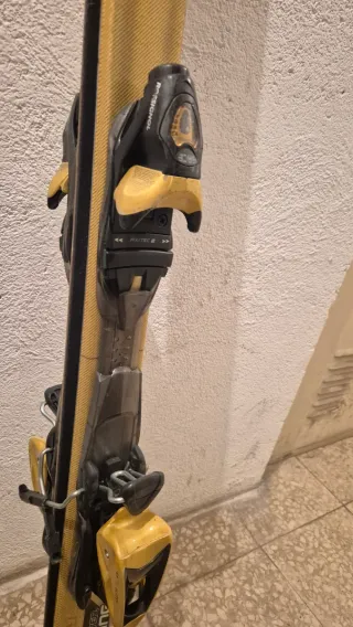 Esquís infantil Rossignol.