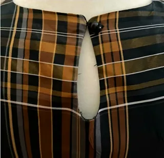 Deslumbrante vestido con un toque sofisticado