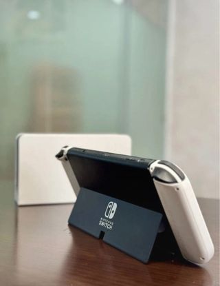 Nintendo Switch OLED Bianca