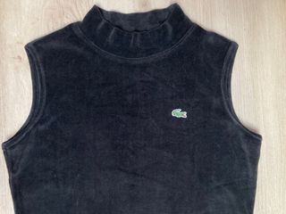 Vestido Lacoste Negro. Perfil solidario