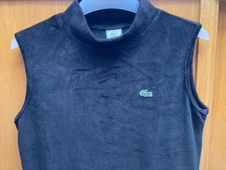 Vestido Lacoste Negro. Perfil solidario