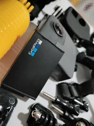 GoPro Fusion 360 con tantissimi accessori