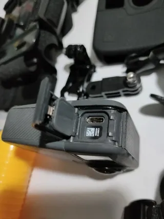 GoPro Fusion 360 con tantissimi accessori