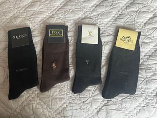 Lote 4 pares calcetines Gucci, LV, Polo, Hermès