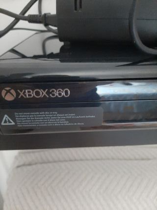Consola Xbox 360 Negra mandos y juegos