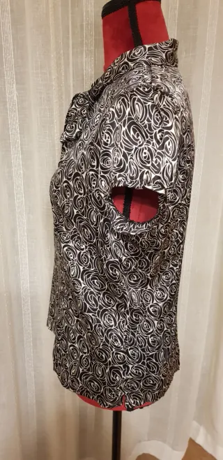 Blusa de seda con lazada