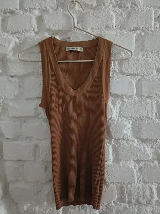 Camiseta Zara punto canalé sin mangas