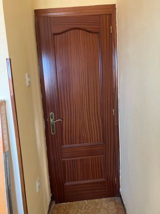 Dos puertas de madera interior. 20 euros cada una