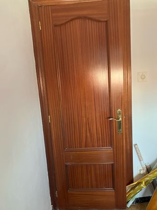 Dos puertas de madera interior. 20 euros cada una