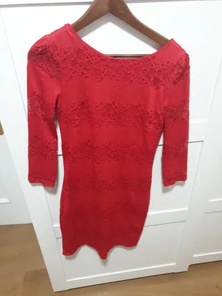 Vestido Rojo Suite Blanco Estrecho