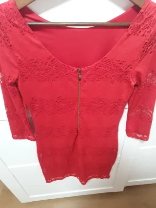 Vestido Rojo Suite Blanco Estrecho