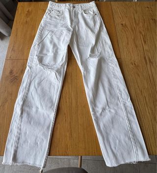 Vaqueros Bershka blancos rectos talla XS