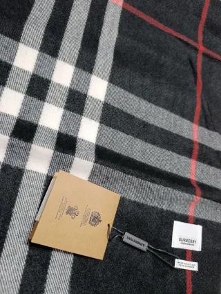Bufanda Burberry Negro Cuadros cachemira