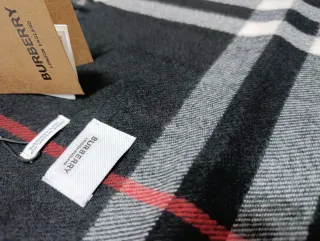 Bufanda Burberry Negro Cuadros cachemira