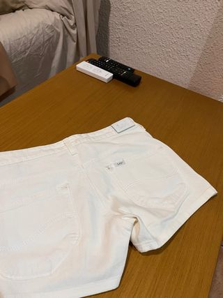 Shorts blancos Lee