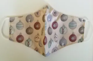 Mascarillas Navidad y bolsa hechas a mano.