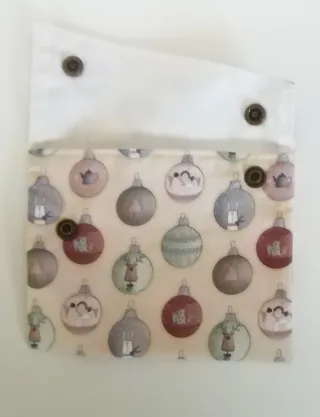 Mascarillas Navidad y bolsa hechas a mano.