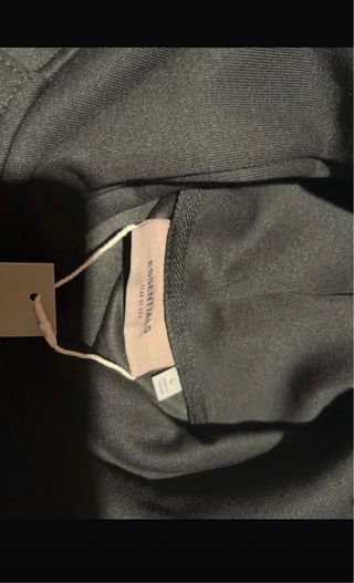 Sudadera ESSENTIALS Negra