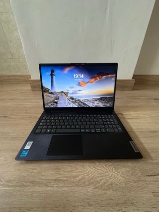 Portatile Lenovo IdeaPad 15 Nero
