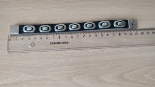 Pulsera negra con detalles Zamak