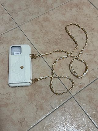 Cover iPhone 16 Pro con portafoglio e corda