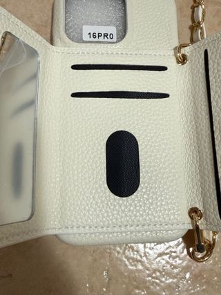 Cover iPhone 16 Pro con portafoglio e corda