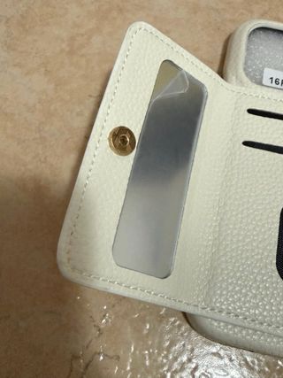 Cover iPhone 16 Pro con portafoglio e corda