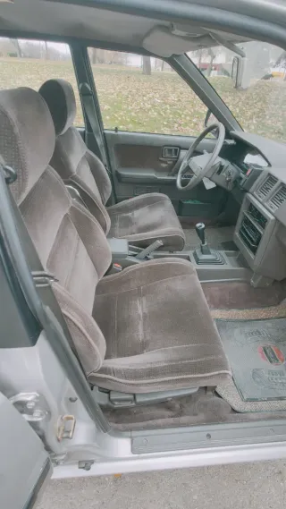 Nissan Bluebird  1988