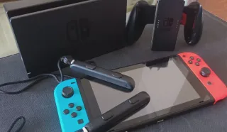 Nintendo Switch 32GB + Giochi e Accessori