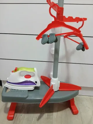 Tabla de planchar infantil con accesorios