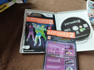 Pacchetto Giochi Wii: Just Dance, FIFA 15, Call of Duty