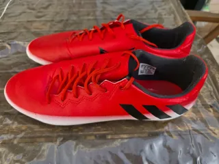 Botas de fútbol Adidas Rojas
