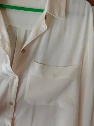 Blusa cuello camisero blanco roto