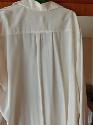 Blusa cuello camisero blanco roto