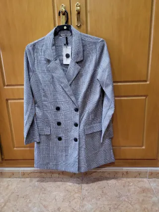 Blazer cruzado a cuadros gris y blanco