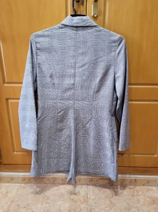 Blazer cruzado a cuadros gris y blanco