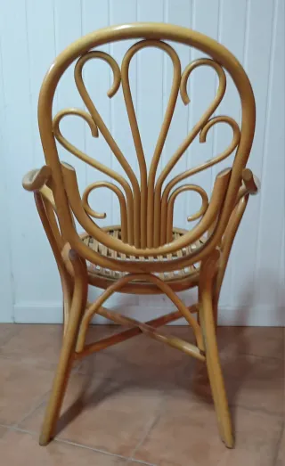 4 Sillas de Rattan y Madera