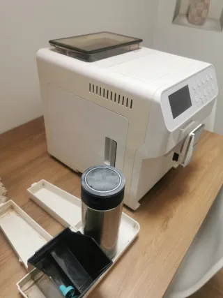 Cafetera Superautomática Blanca