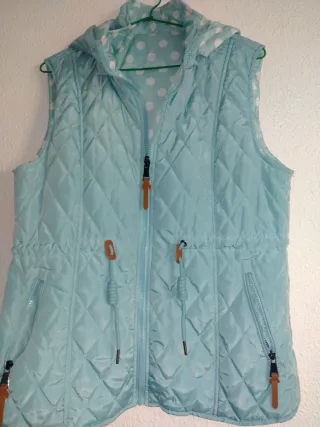 Chaleco acolchado celeste talla M