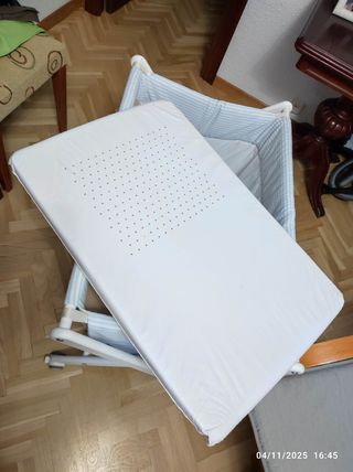 Minicuna plegable con ruedas