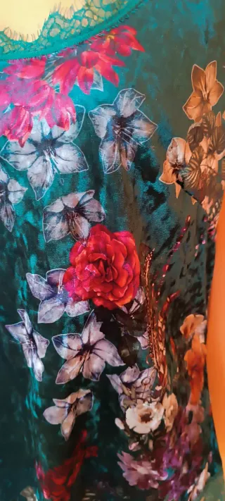 Jersey terciopelo floral con encaje