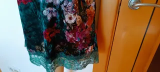 Jersey terciopelo floral con encaje