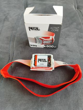 Linterna Petzl ACTIK CORE